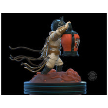Load image into Gallery viewer, Batman: Last Knight on Earth Q-Fig Elite Batman Figure